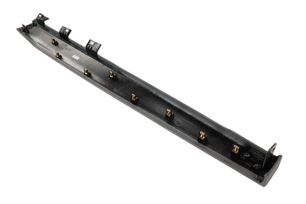GM Genuine Parts Right Dashboard Panel 85821164 — image 3
